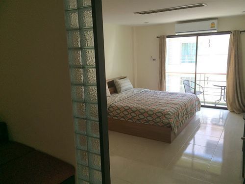 I Rovers Pattaya Exterior photo